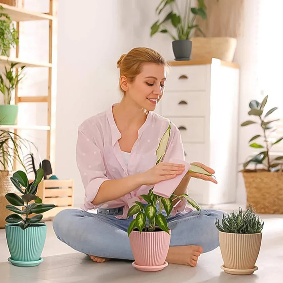 Plastic Flower Pot Set – 5 Durable Planters with Trays
