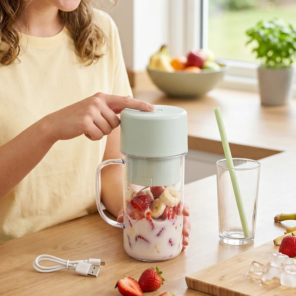Portable Electric Juicer – Compact & Rechargeable for Fresh Juices