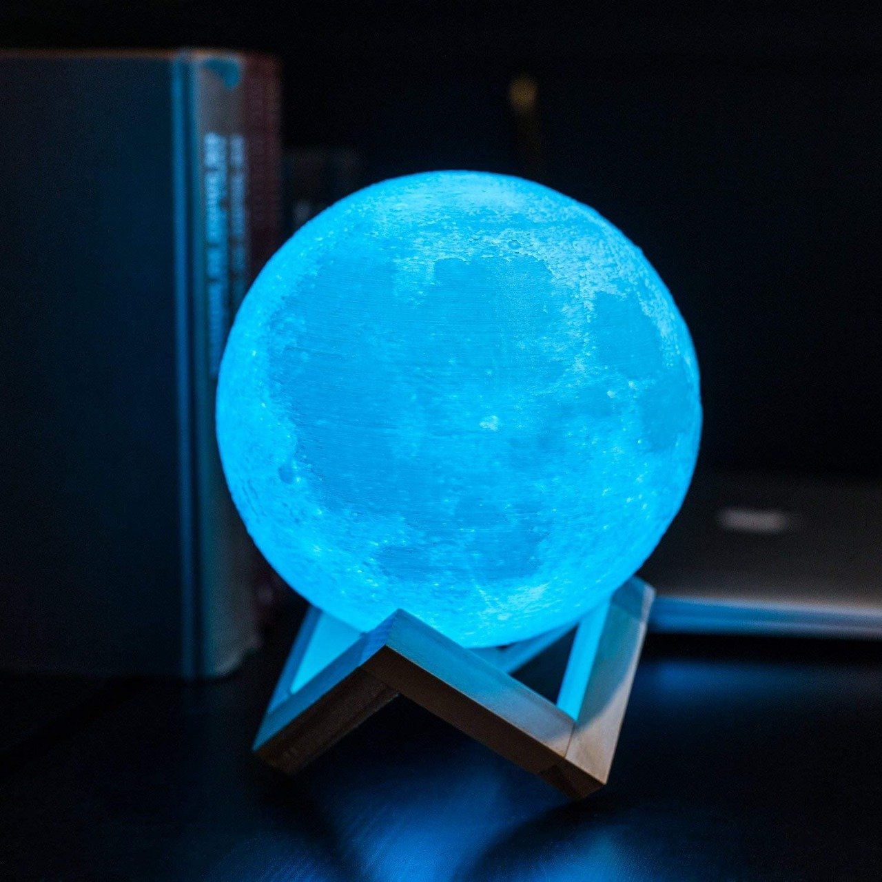 1205 3D Moonligt Lamp with Touch Control Adjust - DeoDap